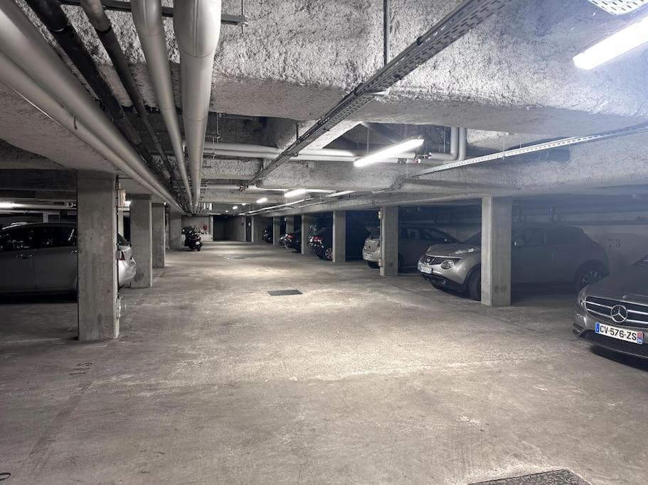 Grand Appt Proche Paris Parking Lejlighed Aubervilliers Eksteriør billede